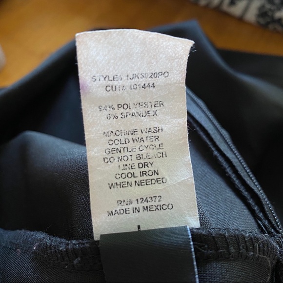 5/$25 🚨LAST CHANCE🚨 Black skirt - Picture 4 of 4